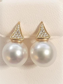 11mm S/SEA. 18KYG, 0.12ct, S/HOOK.